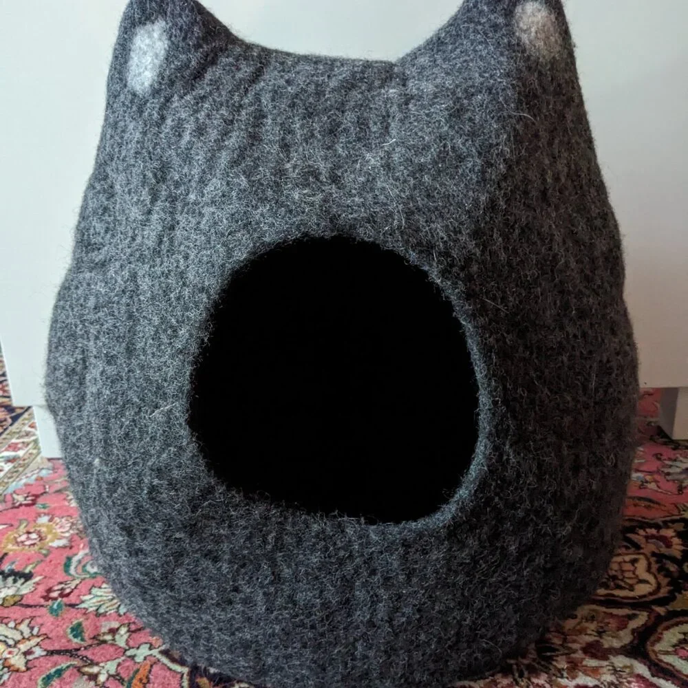Felt Cat Bed
